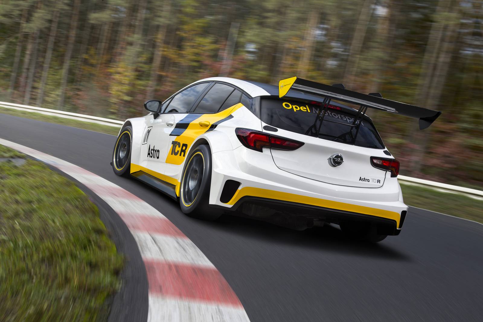 Opel представил 2016 Astra TCR